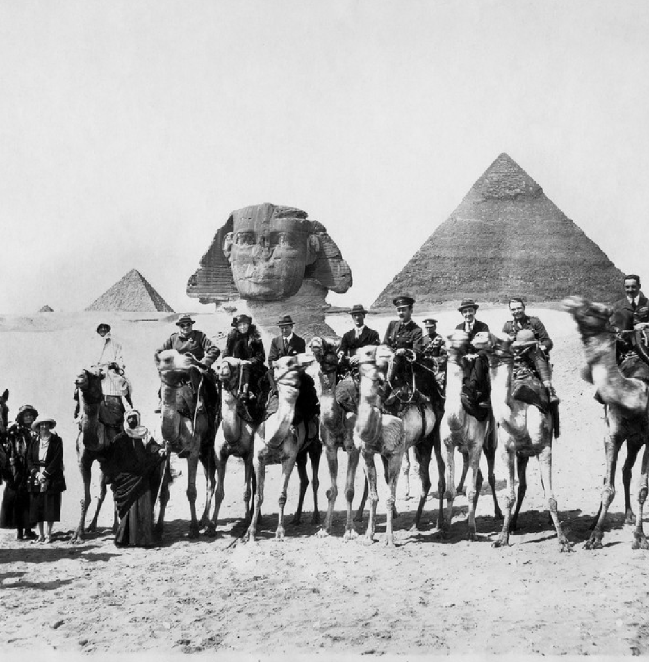Photo devant les pyramides et le Sphinx